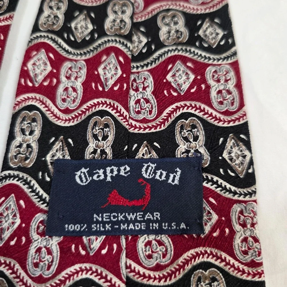 Cape‎ Cod Silk Necktie Burgundy Black Paisley Pattern Jacquard Woven Mens Power